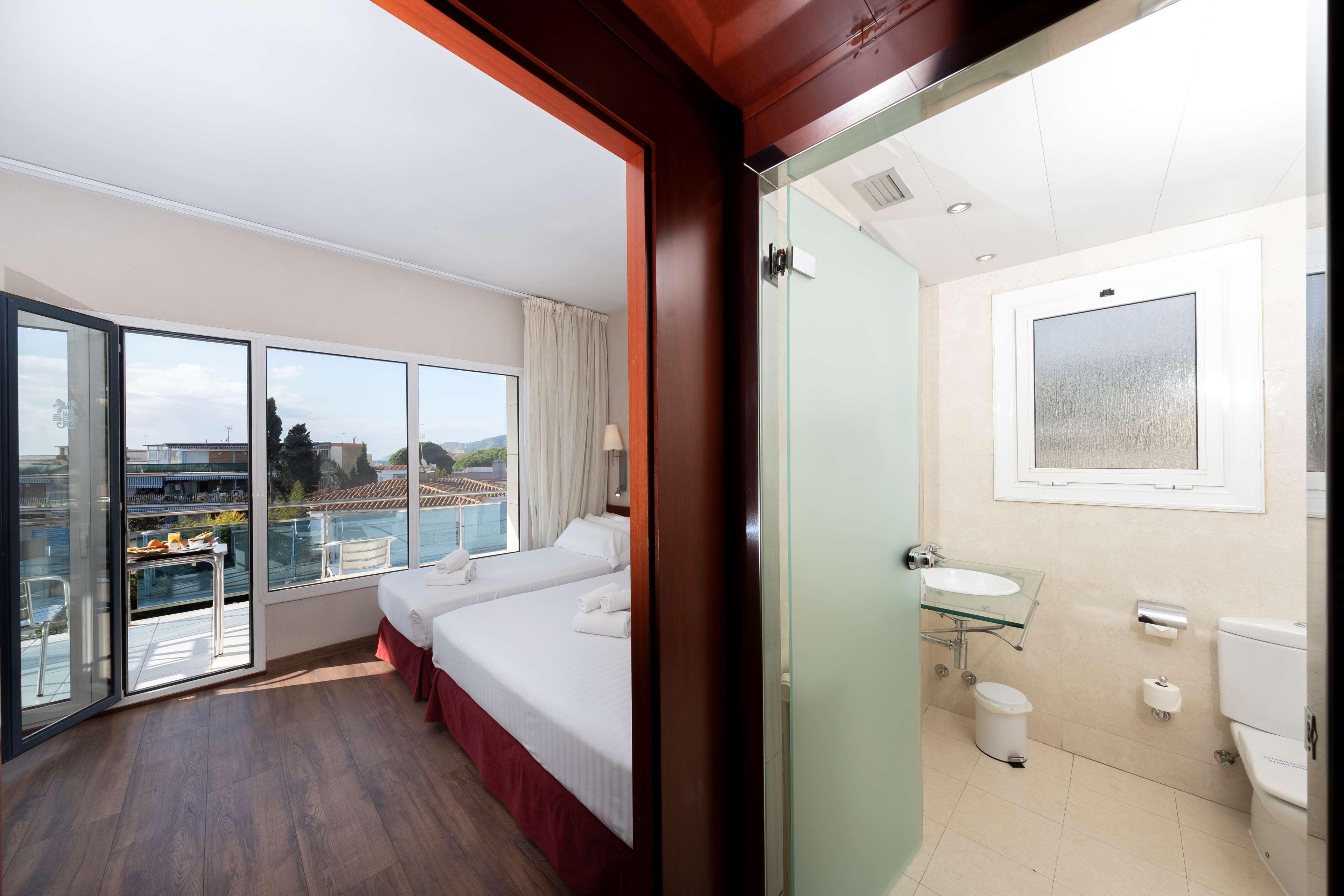 Best Western Hotel Mediterraneo Castelldefels Exterior foto